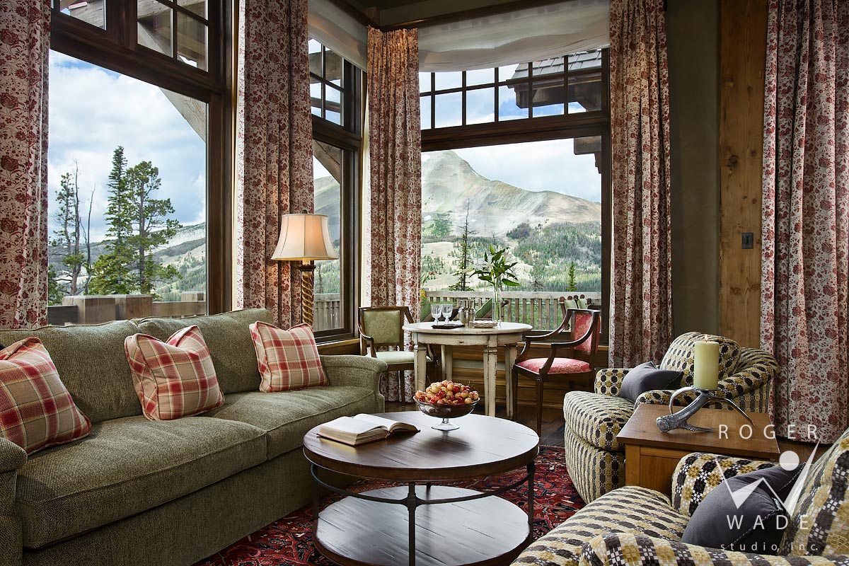 traditional mountain architectural photography, family room looking out windows to mountain view, yellowstone club, mt